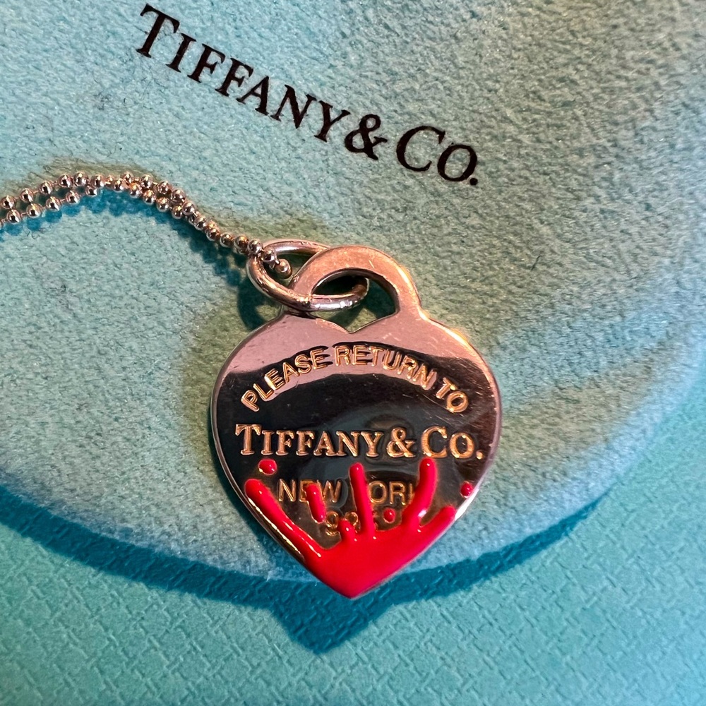 Pink color splash charm necklace
